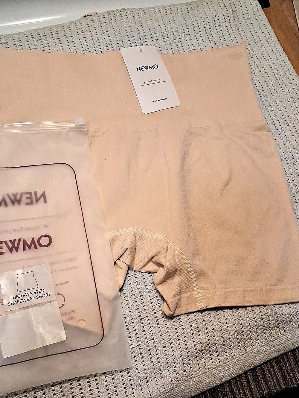 NEWMO Highwaisted Shapewear Shorts in Beige NWT--( Size XL )